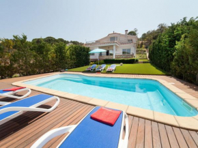 Гостиница Holiday Home Costabella  Льорет-Де-Мар